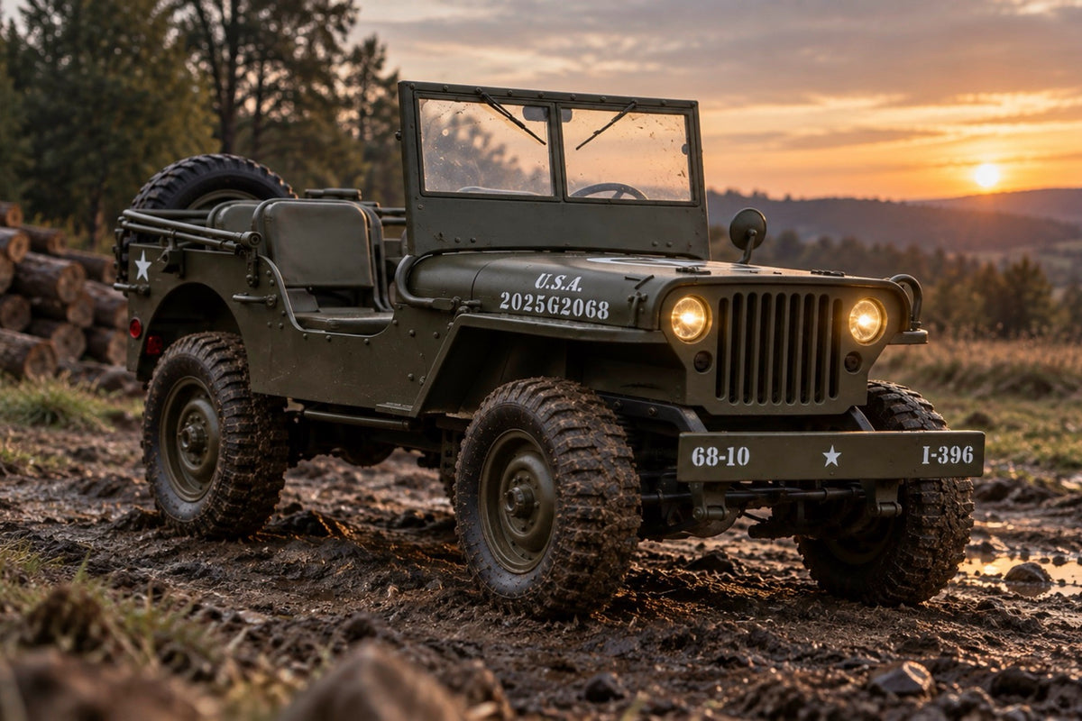 Crawler télécommandé Trooper 4×4 1/10, phares allumés au coucher du soleil devant un tas de grumes