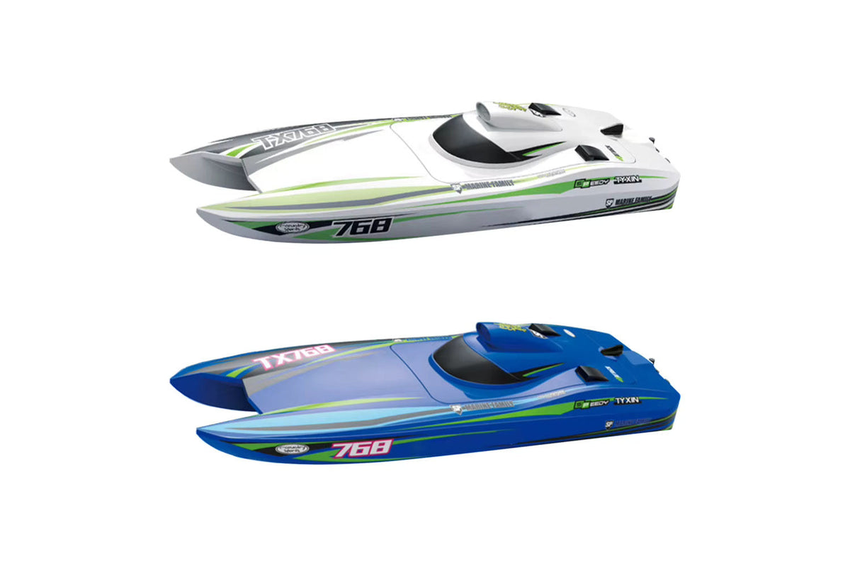 Les deux coques du bateau télécommandé Typhon, la blanche et la bleue, sur fond blanc